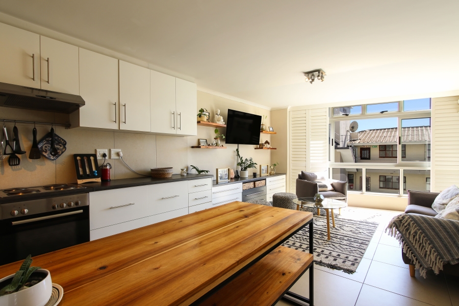 2 Bedroom Property for Sale in Sea Point Western Cape